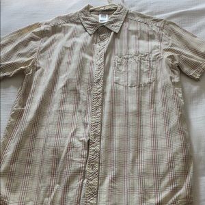 North Face men’s short sleeved shirt- size L